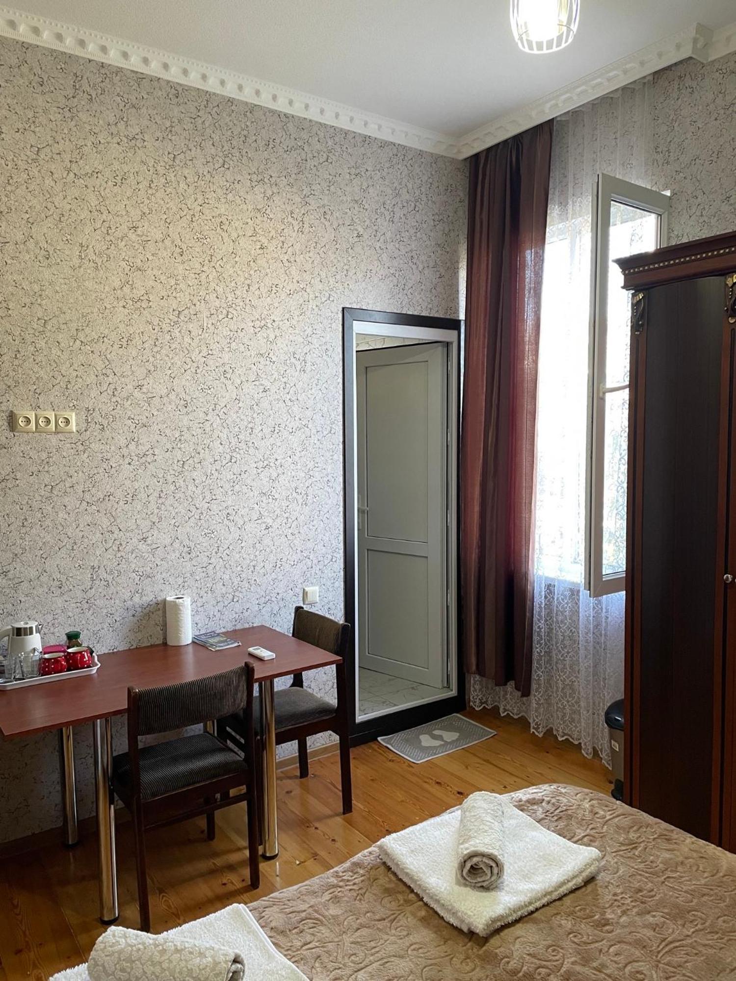 Elco Hotel Zugdidi Exterior foto